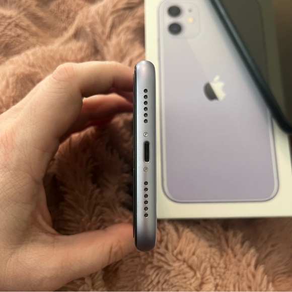 Apple iPhone 11 Purple 64gb Unlocked - Picture 10 of 13